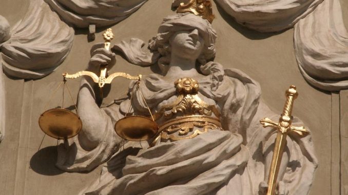 Justitia (Rathaus St. Veit/Glan)