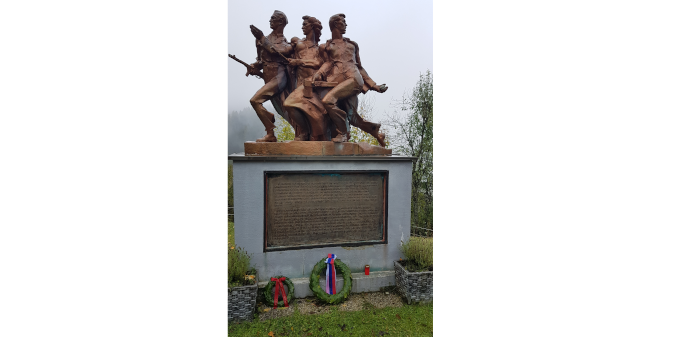 Perschmann-Denkmal: Helden, Täter oder selbst Opfer?